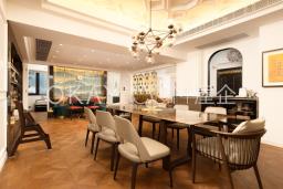 Bellevue Court image 2