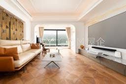 Bellevue Court image 3