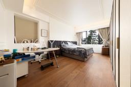 Bellevue Court image 9