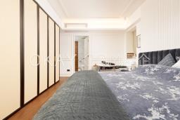 Bellevue Court image 10