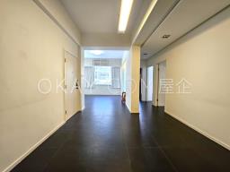 Blue Pool Court image 2