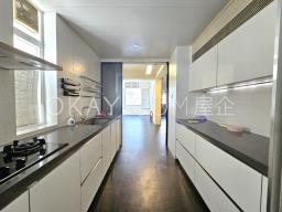 Blue Pool Court image 7