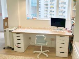 Blue Pool Mansion image 6