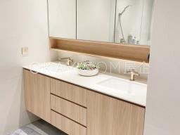 Blue Pool Mansion image 9