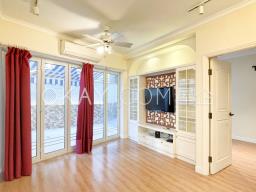 Caineway Mansion image 7