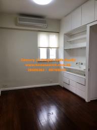 Caravan Court image 2