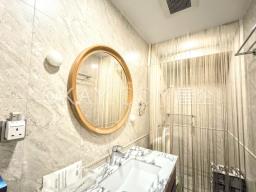 Carlos Court image 8