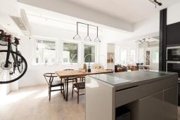 Central Mansion Central House image 10