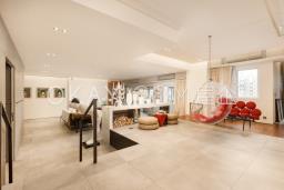 Cliffview Mansions image 10