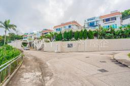 Dragon Lake Villa image 6