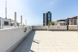 Glamour Court image 3