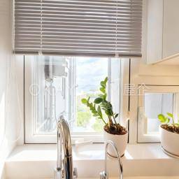 Hillgrove Village - Glamour Court image 6