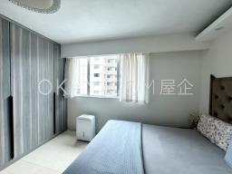 Hilton Towers image 7