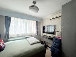 Hilton Towers image 10