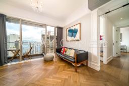 Island Crest image 4