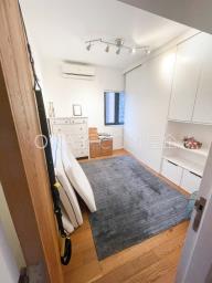 Kent Mansion image 9