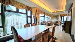 Palatial Crest image 2