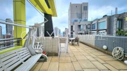 Palatial Crest image 2