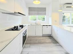 Peninsula Village - Caperidge Drive image 5