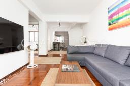 Po Tak Mansion image 10