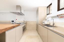 Sea Breeze Villa image 9