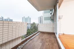 Skyline Mansion image 8