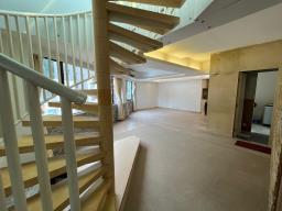 Sunrise Court image 8