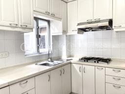 Tak Mansion image 10