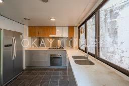 The Beachfront image 4