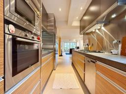 Ventris Place image 9