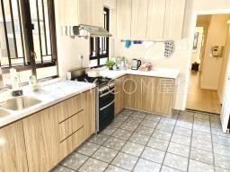 Wilshire Towers image 2