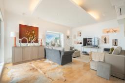 Woodbury Court image 3