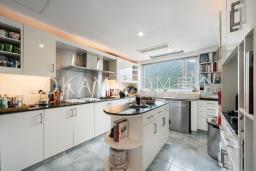 Woodbury Court image 7