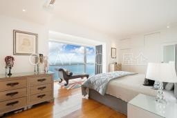 Woodbury Court image 10