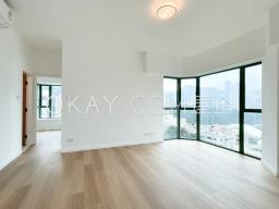 YI image 7