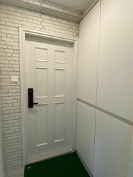 Carlos Court image 1