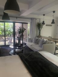 Midland Court image 10