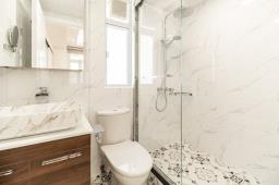 Tai Wing House image 7