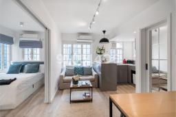 Ying Pont Building image 1