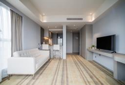 ONE DUNDAS Serviced Apartments image 4