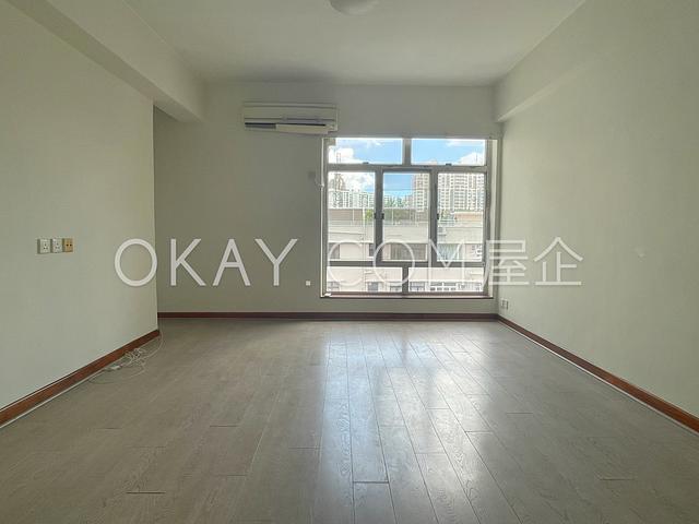 Wah Mei Court | Wah Mei Court, Ho Man Tin - 3 Bed,