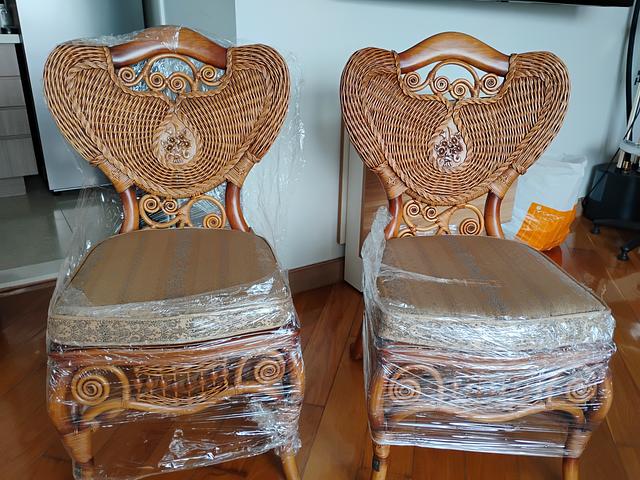 Beautiful dining room chairs 