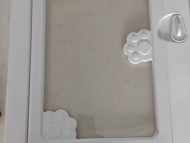 Modular pet enclosure.