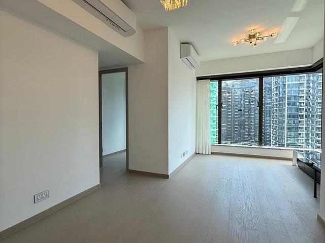 IslandSouth Seaview 3 Bedrooms Ensuite w Maidroom