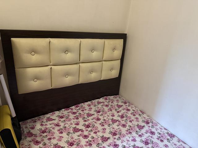 Free single bed - 3 x 6 ft
