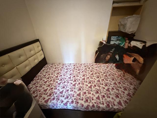 Free single bed - 3 x 6 ft