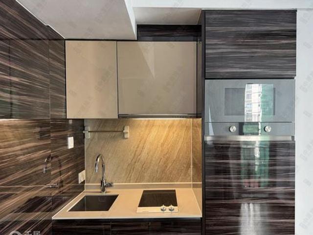 New Reno Harbourview 1BR. 5 min from central 