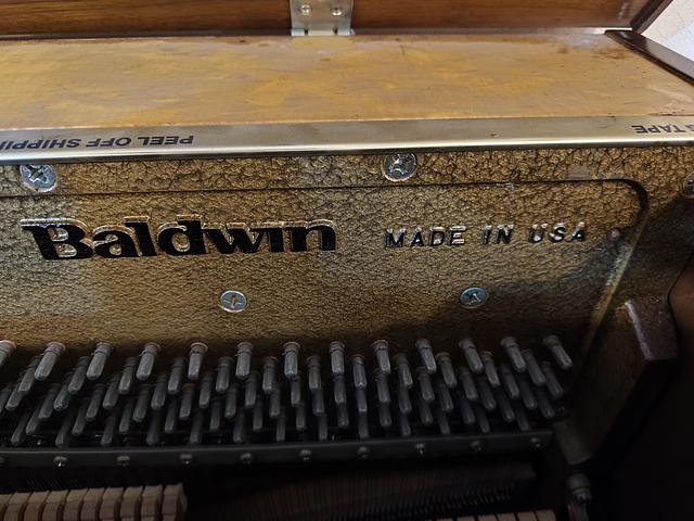 Upright piano -free