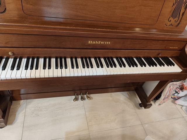 Upright piano -free