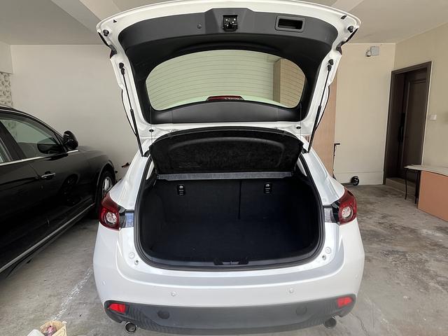 2016 Mazda 3, 2 litre automatic